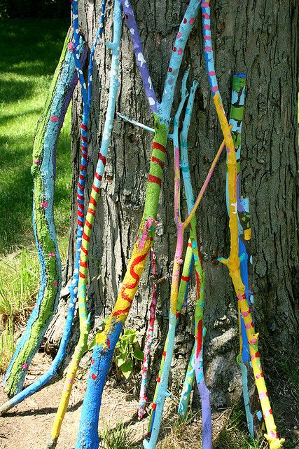 Cute walking sticks - good for SPRING time! Add twine, beads, and connect to Native American culture? Cabin Activities, Sticks Art, Garden Follies, Rustic Woodworking, Garden Totems, Scavenger Hunts, Woodworking For Kids, Painted Sticks, Tie Dye Shirts