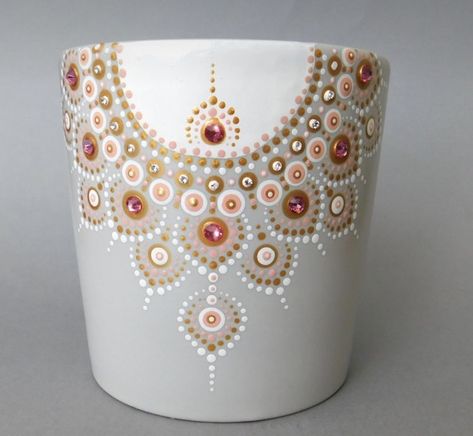 Dot Art Pottery, Mandala Pottery Painting, Luxury Wallpaper Aesthetic, Luxury Party Aesthetic, Mug Art Paint, Luxury Nails Design, Luxury Aesthetic Wallpaper, Luxury Nails Classy, Luxury Bathroom Design