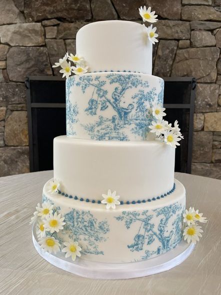 Daisy Wedding Cake, Wedding Cake Ideas, Daisy Wedding, Sugar Flowers, My Wife, Cake Ideas, Wedding Cake, Fondant, Wedding Cakes