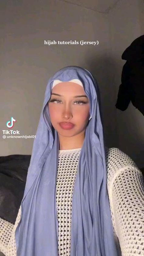 (from tiktok not my own video) Muslim Eid Outfits, Eid Hijab Styles, Hijab For School, Jersey Hijab Style, Hijabi Drip, Hijabi Barbie, Hijabi Styles, Hijab Model, Simple Hijab Tutorial