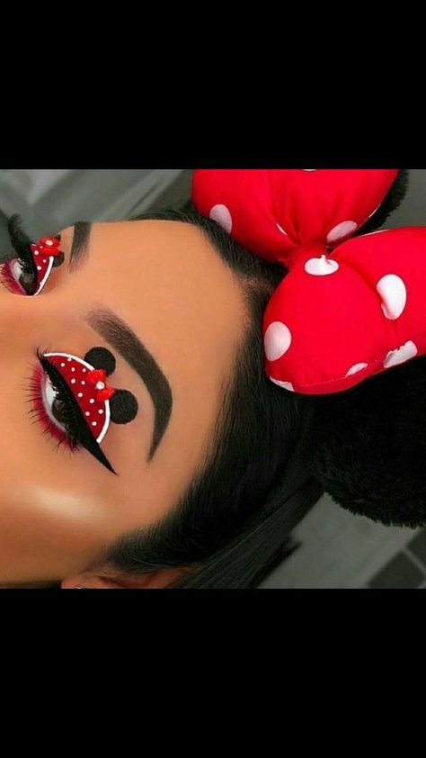 Minnie Mouse Eyeshadow, Mini Mouse Makeup Girl, Mickey Mouse Eyeshadow, Mickey Mouse Makeup Looks, Disneyland Makeup, Mickey Makeup, Disney Makeup Ideas, Minnie Mouse Makeup Ideas, Mickey Mouse Makeup