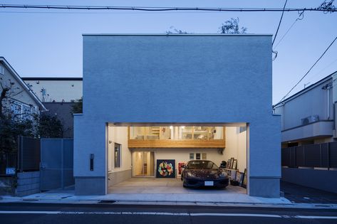 Japanese Garage, Small Prefab Cabins, Houses In Japan, Hall House, Home Styles Exterior, Prefab Cabins, Modern Garage, Minimal House Design, Japanese Architecture