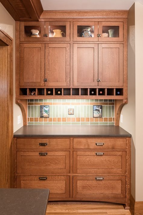 Craftsman Kitchen Backsplash Ideas, Modern Craftsman Kitchen Ideas, Craftsman Style Tile Backsplash, 1920s Craftsman Kitchen, 1912 Kitchen, Small Craftsman Kitchen, Oak Craftsman Kitchen, Craftsman Kitchen Backsplash, Kitchen Tile Craftsman