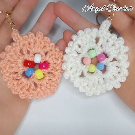 Crochet Keychain With Beads, Keychain With Beads, Figet Toys, Keychain Pattern, Crochet Keychain Pattern, Look What I Made, Crochet Items, Wool Crafts, Crochet Keychain