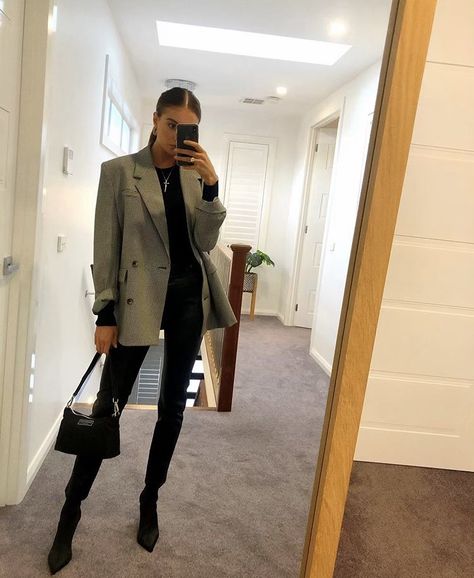 Winter Office Outfit, Classic Fashion Looks, Chicago Outfit, Office Casual Outfit, Winter Fashion Outfits Casual, Business Outfits Women, Business Casual Outfits For Work, Black Jean, Weekly Outfits