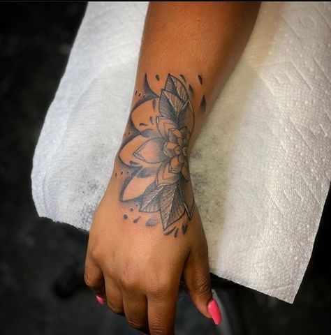 Arm And Wrist Tattoos For Women, Hand To Wrist Tattoos For Women, Wrist Tattoo Black Women, Wrist Tattoos For Women Cover Up, Feminine Wrist Tattoos, Tomorrow Tattoo, Small Feminine Tattoos, Medium Size Tattoos, Tattoos For Females