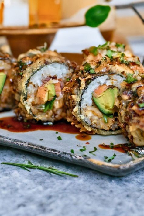 Crunchy Roll Sushi Recipe: vegan California rolls - Munchyesta Vegetarian California Rolls, Sushi California Roll Recipe, Monkey Brain Sushi Recipe, Sushi Roll Filling Ideas, Crab Rangoon Sushi Roll Recipe, Crispy Sushi Roll, Hawaiian Sushi Roll, Vegan California Rolls, Crunch Roll Sushi Bowl