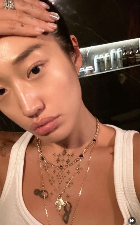 Mini Tat Ideas, Ay Tattoo, Peggy Gou Tattoo, Peggy Gou Style, Peggy Gou, Face Tats, S Tattoos, Neck Tattoos Women, Dot Tattoos