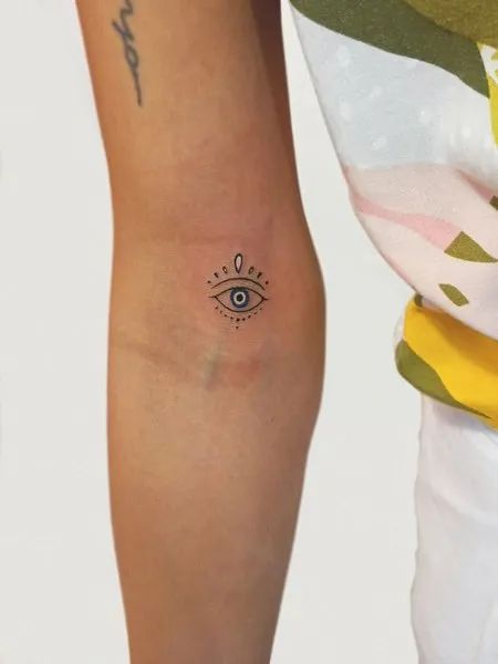 Small Evil Eye Tattoo Greek Eye Tattoo, Small Evil Eye Tattoo, Greek Evil Eye Tattoo, Ojo Tattoo, Small Mandala Tattoo, Third Eye Tattoos, Small Wave Tattoo, All Seeing Eye Tattoo, See Tattoo