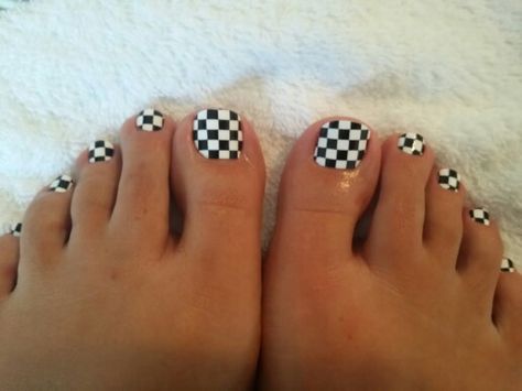 Funky checker board toe nails art Checkered Toe Nails, Checkered Pedicure, Cute Toenail Designs, Sculpture Nails, Bio Sculpture Nails, Toenail Art Designs, Toenail Art, Checkered Nails, Feet Nail Design