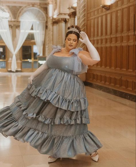 Plus Size Fantasy Aesthetic, Plus Size Bridgerton Dresses, Plus Size Royalcore, Plus Size Princess Dress, Plus Size Fantasy Dress, Bridgertons Party, Plus Size Ballgown, Fat Princess, Plus Size Princess