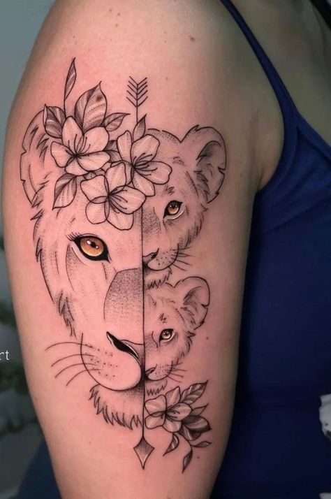 Lioness And Cub Tattoo, Mutterschaft Tattoos, Female Lion Tattoo, Memorial Tattoo Designs, Mom Tattoo Designs, Mommy Tattoos, Muster Tattoos, Writing Tattoos, Mother Tattoos