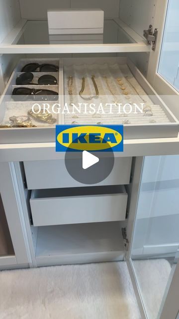 Tiny Dressing Room Ideas, Pax Organization Storage Ideas, Dressing Room Ideas Ikea, Dressing Organisation Ideas, Ikea Dressing Table Ideas, Ikea Pax Organization, Dressing Room Organization, Pax Organisation, Ikea Home Organization