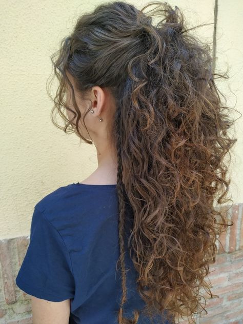 Brown Curly Hair Updo, Wild Curly Hair Aesthetic, Stella Character, Multi Textured Hair, Mousy Brown Hair, Wild Curly Hair, Long Curly Haircuts, Dark Curly Hair, Curly Hair Braids