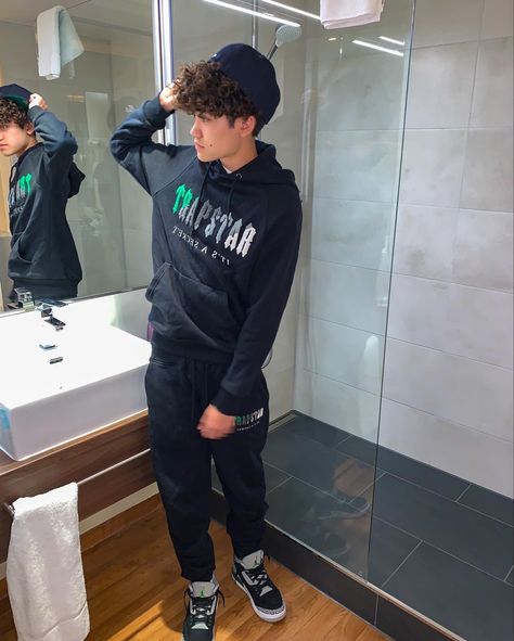 Black and green outfit drip tracksuit trapstar jordans Tech Fleece Outfit Men, Outfits To Wear With Jordan 1s, Tech Fleece Outfit, Uk Drip Outfits, Uk Drip Outfits Men, Drip Outfits Men, Nike Tech Fleece Outfit Men, Drip Shoes, Jordan 3 Outfit