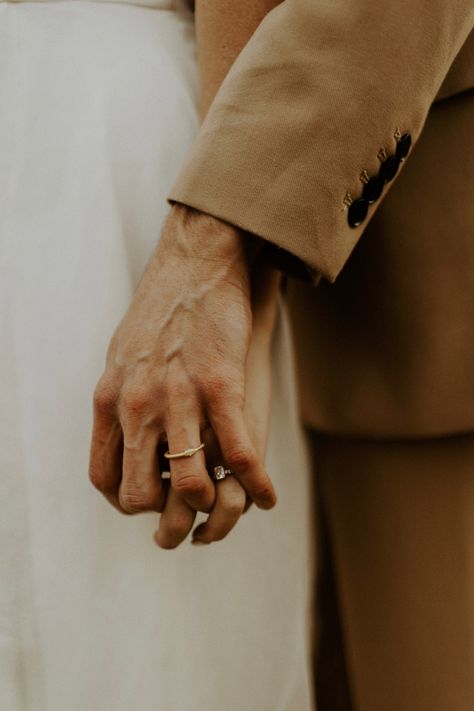 Hers Wedding Rings, Unique Wedding Photography, Earthy Wedding, Photos Poses, Rings Unique, Wedding Photos Poses, Wedding Rings Unique, Inspiration Wedding, Wedding Photo Inspiration