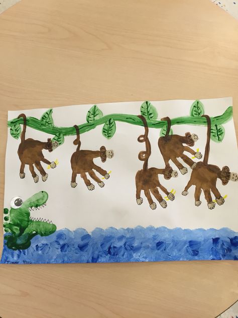 5 Monkeys swinging in a tree Monkeys Swinging In A Tree, Jungle Animal Crafts, Rainforest Crafts, Preschool Jungle, Jungle Activities, Safari Crafts, Jungle Crafts, Animal Crafts Preschool, Zoo Crafts