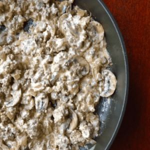 Low Carb Beef Stroganoff, Recipe For Beef Stroganoff, Beef Bowl, Ground Beef Stroganoff, Lean And Green Meals, Keto Meal Prep, Beef Stroganoff, Low Carb Dinner, Detox Smoothie