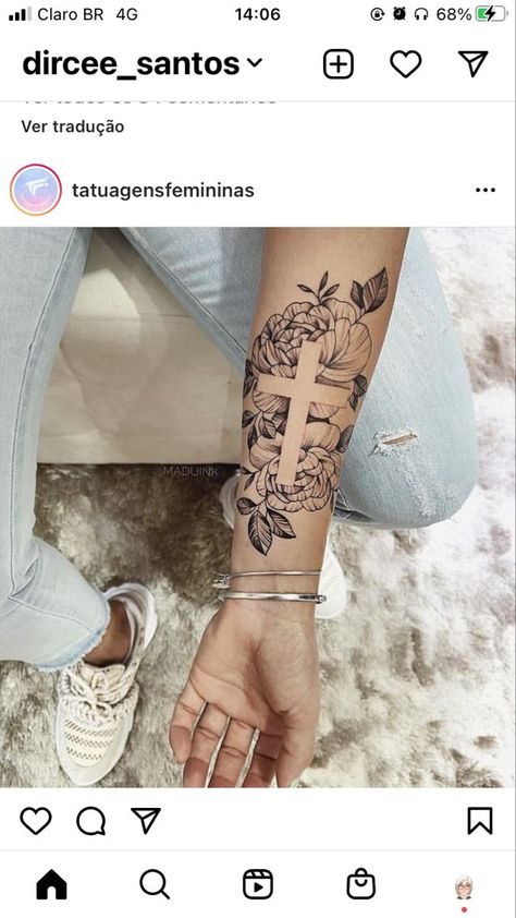 Hand Tattoo Butterfly, Designer Tattoo Ideas, Forearm Tattoo Girl, Match Tattoo, Designer Tattoo, Tattoo Designer, Cross Tattoos For Women, Girl Arm Tattoos, Tattoo Butterfly