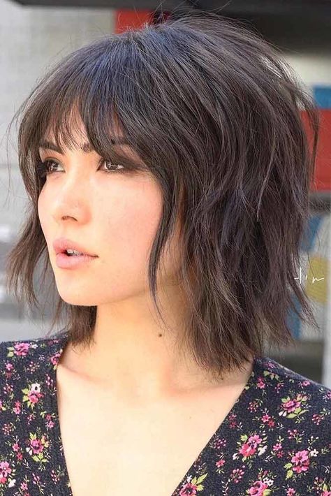 30 Shag Haircut Examples To Suit All Tastes | LoveHairStyles.com Kort Bob, Modern Shag Haircut, Medium Shag Haircuts, Short Shag Hairstyles, Shag Hairstyles, Makeup Stuff, Shag Haircut, Curly Hair With Bangs, Hair Length