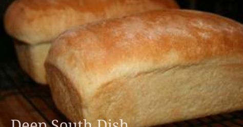 Amish White Bread for the KitchenAid - a fantastic recipe for homemade white bread. Breadmaker Recipes, Amish White Bread, Amish Bread, Homemade White Bread, Kitchen Aid Recipes, Deep South Dish, Loaves Of Bread, Mixer Recipes, Making Bread