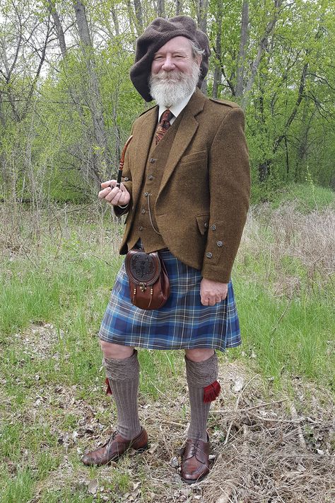 Kilt Pattern, Irish Kilt, Scottish Dress, Outlander Knitting, Scottish Clothing, Kilt Outfits, Manly Men, Tartan Kilt, Men In Kilts