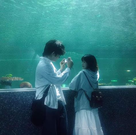 Aquarium Date, Amor Real, Love You Very Much, My Kind Of Love, Cinematic Photography, This Is Love, Pose Reference Photo, Looking For Love, Photo Reference