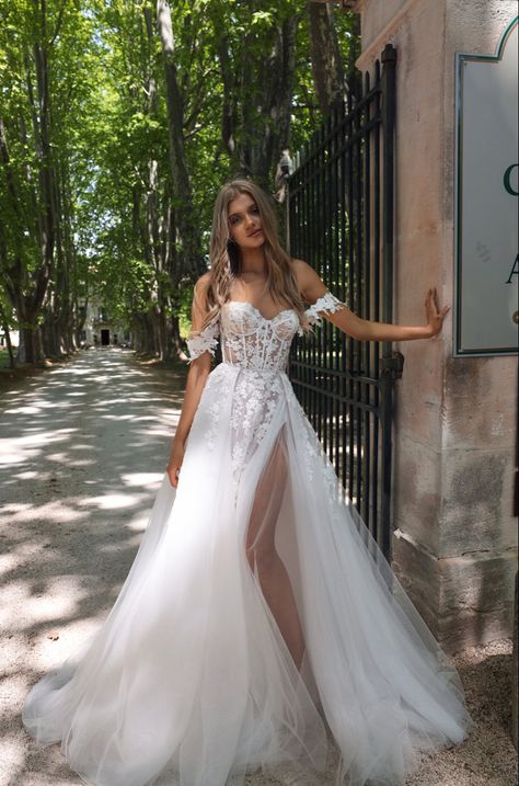 Tom Sebastien Wedding Dress, Glitter Tulle Wedding Dress, Euphoria 2, Wedding Dress With Train, Dress With Train, Wedding Inspirasi, Bridal Studio, Bride Fashion, Wedding Dresses Corset