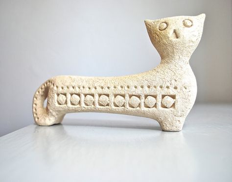 Aldo Londi for Bitossi Flavia Montelupo Rare Unglazed Geometric Pottery Cat Unglazed Pottery, Ceramic Cats, Bennington Pottery, Pottery Cat, Mid Century Cat, Mid Century Modern Ceramics, Cat Sculpture, Mid Century Pottery, Ceramic Cat