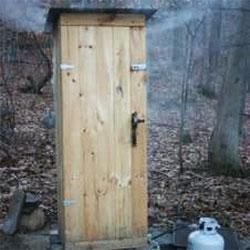 This smokehouse holds more meat and is less expensive than store-bought smokers. It was designed by Cameron Faustman of the University of Connecticut Department of Animal Science, and Alton Blodgett of the Connecticut State Department of Agriculture, and only cost around $170 to build! Build A Smoker, Diy Smoker, Homemade Smoker, Smoked Food, Permaculture Design, Planning Printables, Off The Grid, Outdoor Projects, Off Grid