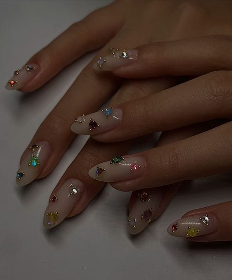 𝔹𝕖́𝕣𝕖́𝕟𝕚𝕔𝕖 - NAIL ARTIST 78 (@berettoclaws) • Instagram photos and videos Caviar Beads Nail Art, Gem Stone Nails, Beaded Nails, Nails Designs Simple, Nail Caviar, Beads Nail Art, Bedazzled Nails, Caviar Nails, Grunge Nails