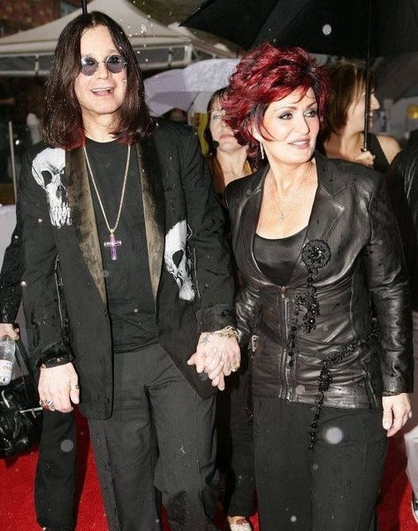 Music Pic, Ozzy And Sharon Osbourne, Ozzy And Sharon, Ozzy Osbourne Black Sabbath, Arte Heavy Metal, Sharon Osbourne, Rockstar Gf, Couples Halloween Outfits, Crazy Train