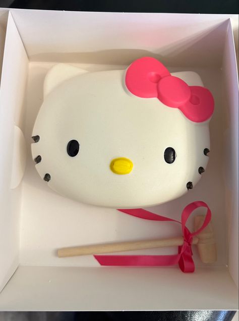 Chocolate hello kitty breakable 🤍 Hello Kitty Breakable Heart, Hello Kitty Chocolate, Breakable Heart, Baking Business, Chocolate Caramel, 13th Birthday, 18th Birthday, Bday Party, Justin Bieber