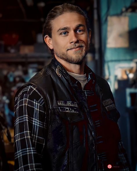 #soa#sonsofanarchy#jaxteller#charliehunnam Jax Teller Season 1, Jackson Teller, Sons Of Anarchy Mc, Jax Sons Of Anarchy, Wattpad Ideas, Sons Of Anarchy Samcro, Mens Hairstyles Thick Hair, Jax Teller, Harley Bikes