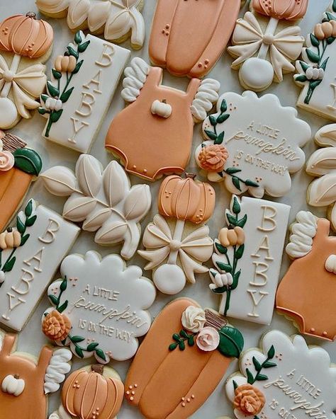 Baby Shower Cookies Neutral, Pumpkin Theme Baby Shower, Lil Pumpkin Baby Shower, November Baby Shower, Fall Baby Shower Themes, Baby Shower Themes Neutral, Baby Shower Desserts, Custom Cookie, Baby Cookies