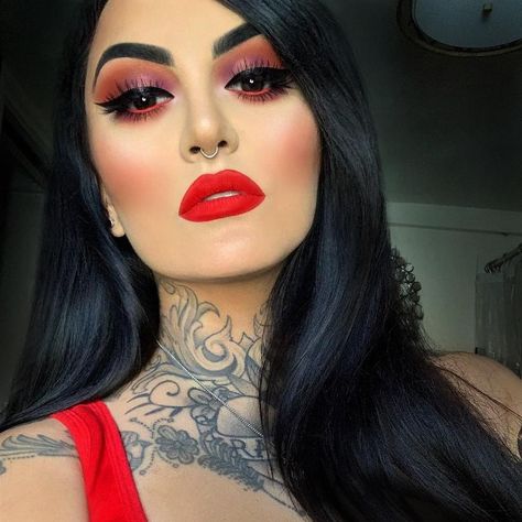 Sarah Cabrera, Makeup Artist Tips, Eyes Lips Face, Tattoed Girls, Goth Beauty, La Girl, Beautiful Lips, Pretty Colours, New Tattoos