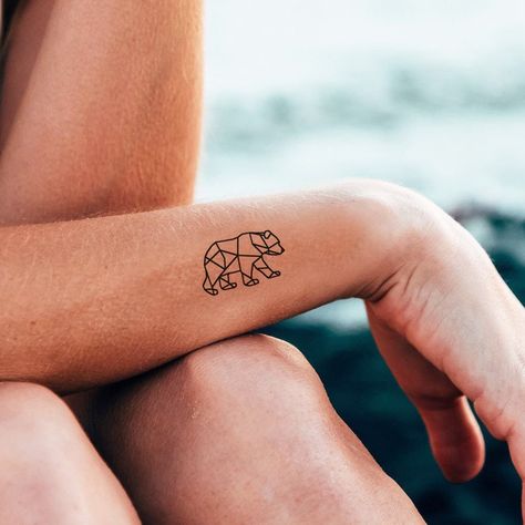 Geometric Bear Tattoo, Bear Origami, Black Bear Tattoo, Grizzly Bear Tattoos, Bear Paw Tattoos, Polar Bear Tattoo, Canada Tattoo, Cubs Tattoo, Bear Tattoo Designs