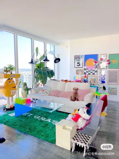 Quirky Room, Funky Living Room, Maximalist Room, Eclectic Room, Funky Room, Bold Living Room, Funky Living Rooms, Halloween Bedroom Decor, Funky Home