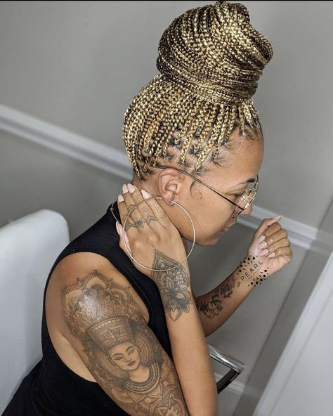 Braided Hairstyles For Summer, Hairstyles For Summer, Summer Braids, Braids Ideas, African Hair Braiding Styles, Blonde Braids, Box Braids Hairstyles For Black Women, Braided Hairstyle, Protective Hairstyles Braids