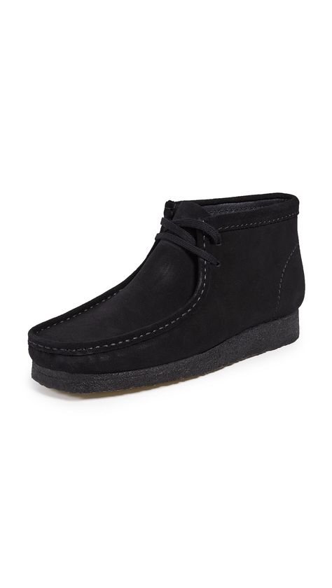 Clarks Wallabees Men, Clarks Shoes Mens, Clarks Boots, Top Man, Clarks Wallabees, Suede Chukka Boots, Suede Chukkas, Men's Clarks, Clarks Originals