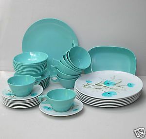 26 PC Boontonware 1950's Melmac Melamine Speckled Turquoise Blue ... 50s Illustration, Vintage Dinnerware Set, Retro Dishes, Crockery Design, Melamine Dishes, Turquoise Kitchen, Teal Kitchen, Vintage Dishware, Blue Dishes