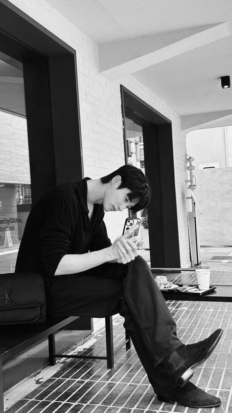 Byeon Woo-seok Byeon Woo Seok, Ideal Boyfriend, Ideal Man, The Best Films, Korean Drama Best, Black And White Wallpaper, Korean Celebrities, Cha Eun Woo, Most Beautiful Man