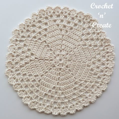 Free Doily Patterns, Valentine's Day Crochet, Placemat Patterns, Crochet Placemat, Crochet Placemat Patterns, Crochet Hot Pads, Free Crochet Doily Patterns, Crochet Leaf Patterns, Crocheted Doilies