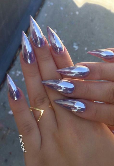 PINTEREST♕: @Pink23X Stickers Trendy, New Years Nail Art, Nagellack Trends, Chrome Nails Designs, Stiletto Nail Art, Stiletto Nails Designs, Shiny Nails, Art Equipment, Gel Nail Design