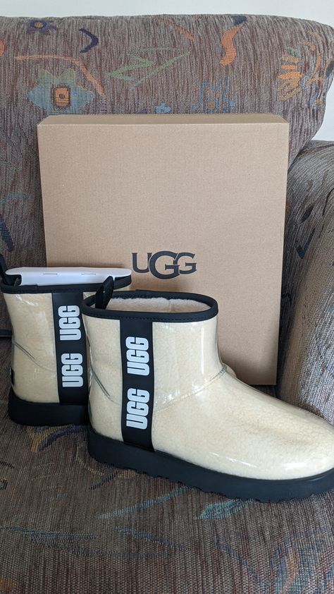 Ugg Boots Clear, Ugg Boots White, Uggs Rain Boots Outfit, White Uggs Boots Outfit, Ugh Rain Boots, Uggs Rain Boots, White Uggs Boots, Uggs Boots Outfit, White Uggs