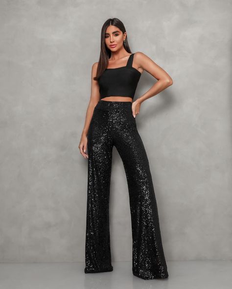 Glittery Pants Outfit, Black Glitter Pants Outfit, Glitter Pants Outfit, Sequin Trousers Outfits, Harry Styles Love On Tour Outfits, Sequins Pants Outfit, Glittery Outfits, Sequin Flare Pants, Formal Chic