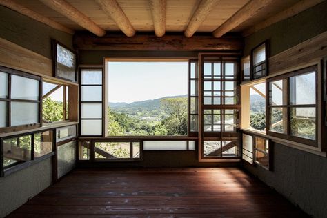 Sustainable Tiny House Design in Japan: TEKITEKI-AN by 6lines Studio | Architecture Story Japanese Style Tiny House, Sustainable Tiny House, Tiny House Japan, Reclaimed Windows, Houses In Japan, Studio Architecture, Multifunctional Space, Studios Architecture, Structure And Function