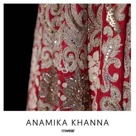 Anamika Khanna Embroidery Details, Anamika Khanna Embroidery, Anamika Khanna Saree, Anamika Khanna Lehenga, Lehenga Blouse Design, Bridal Lehenga Blouse, Flower Machine Embroidery, Couture 2024, Navratri Collection