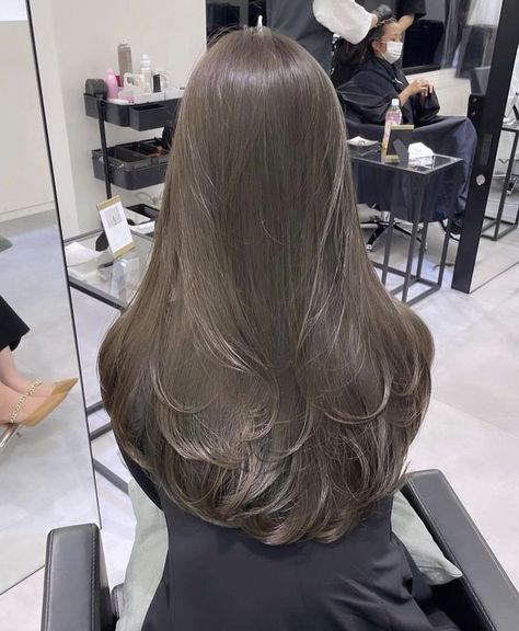 Hair Layered Medium, Hair Styles For 50, Short Hair Layered, Kids Hair Styles, Ideas For Medium Length Hair, Hair Styles For School, Styles For School, Long Shiny Hair, Korean Hair Color