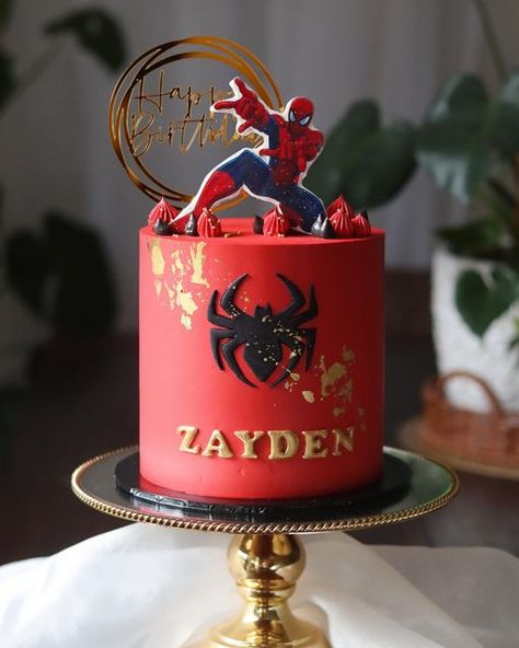 Buttercream Spiderman Cake, Spiderman Birthday Cake Buttercream, Kids Bday Cake, Spiderman Cake Birthday For Kids, Spiderman Cake Birthday, Spiderman Cake Ideas, Spiderman Cakes, 35th Birthday Cakes, Birthday Cake For Kids